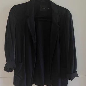 Aritzia Talula lightweight blazer